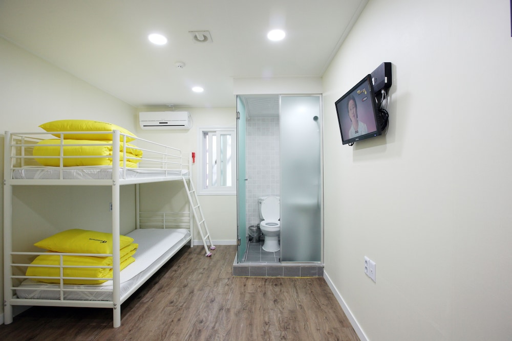 24 Guesthouse Myeongdong Avenue 12/33