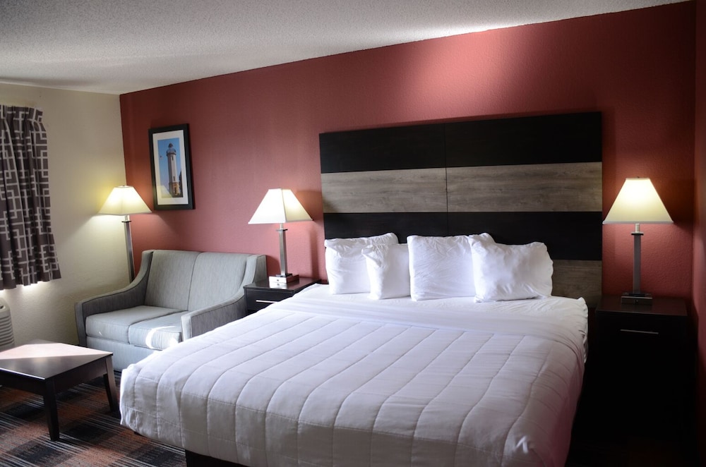 غرفة تنفيذية بسرير كينج، Baymont by Wyndham Waupun 2/4
