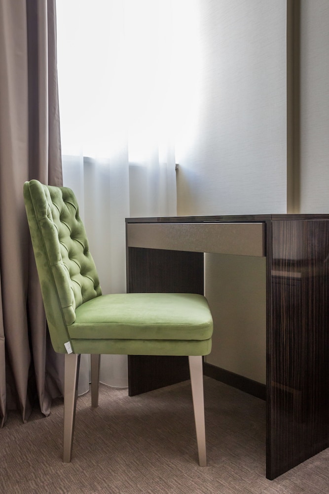 Meraprime Gold Design Hotel 55/57