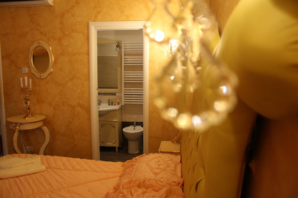 Pope's Suites 27/50