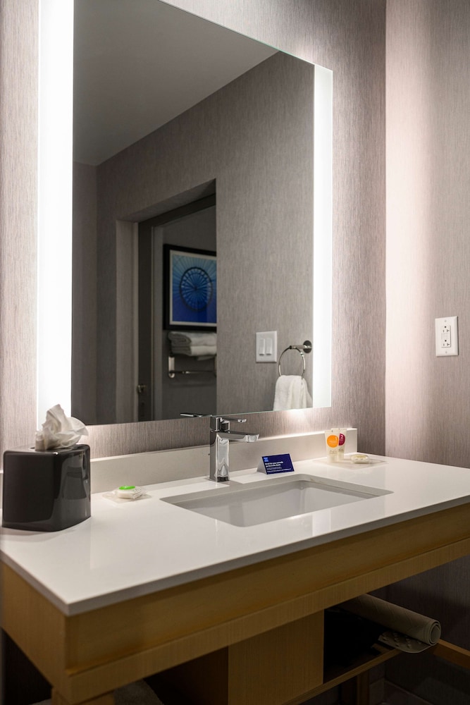 Hyatt House Louisville East 27/28