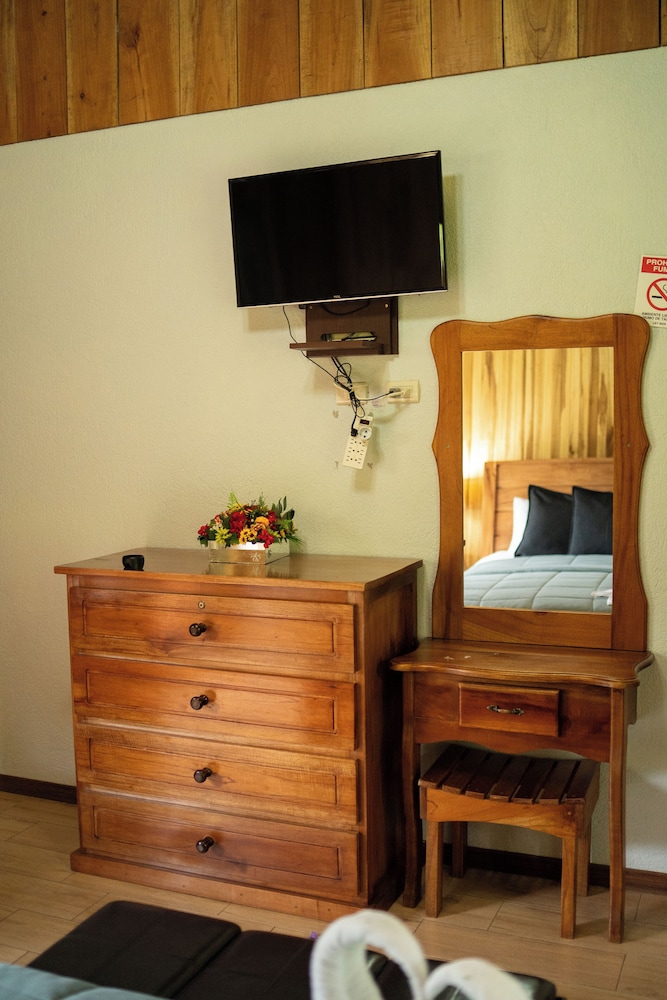 Brisas Arenal Hotel 11/71