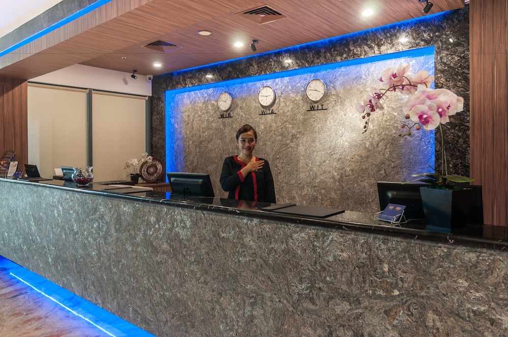 Arthama Hotels Losari Makassar 8/48