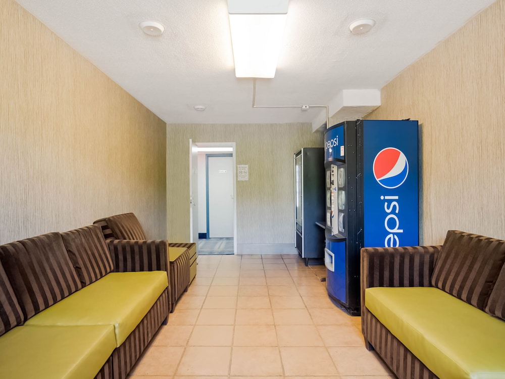 Days Inn by Wyndham Conneaut 37/47