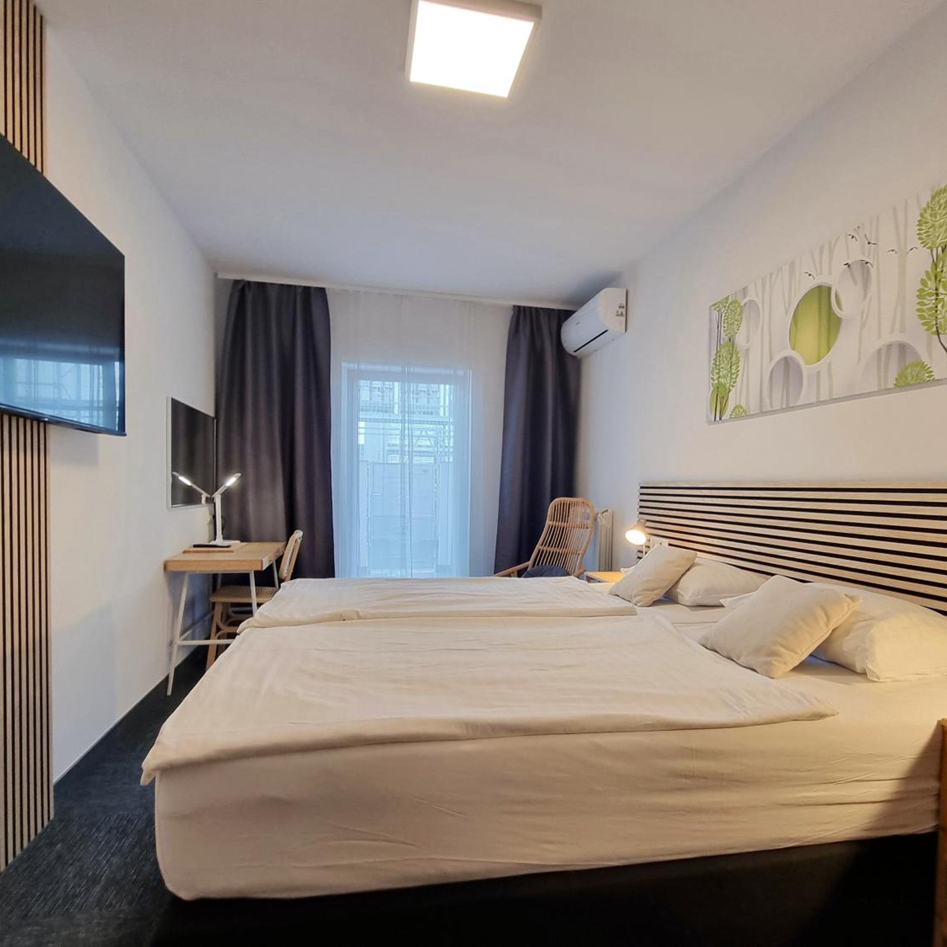 Standard, Double or Twin Bed