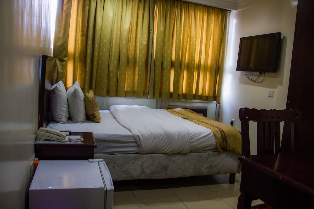 Beni Hotels 12/33