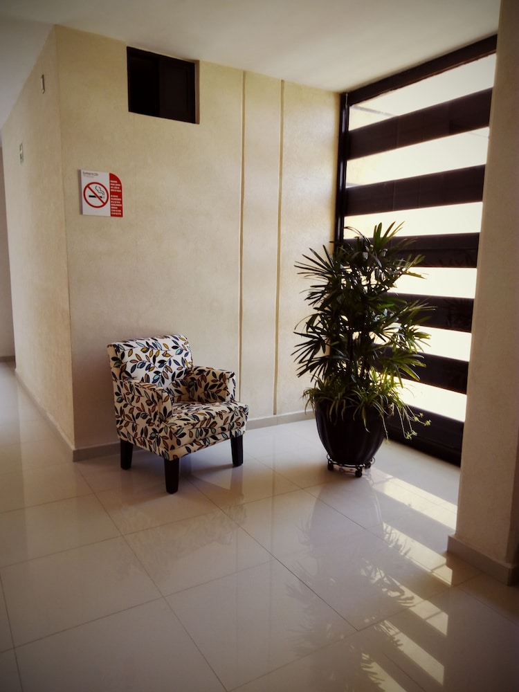 Hotel Madrid Tuxtla 40/50