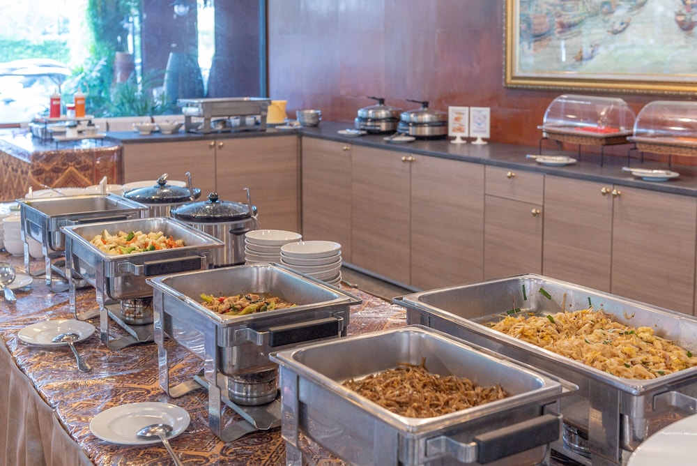 Nonthaburi Palace Hotel 28/66