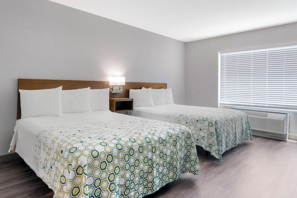 STUDIO, 2 QUEEN BEDS, ACCESSIBLE