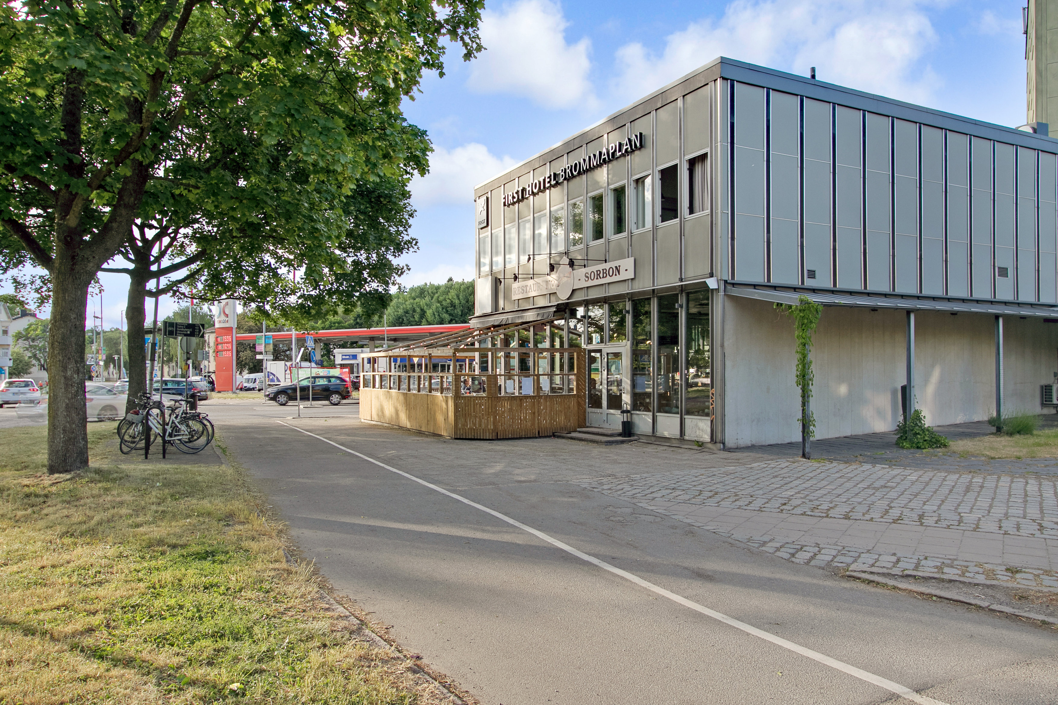 First Hotel Brommaplan 43/51
