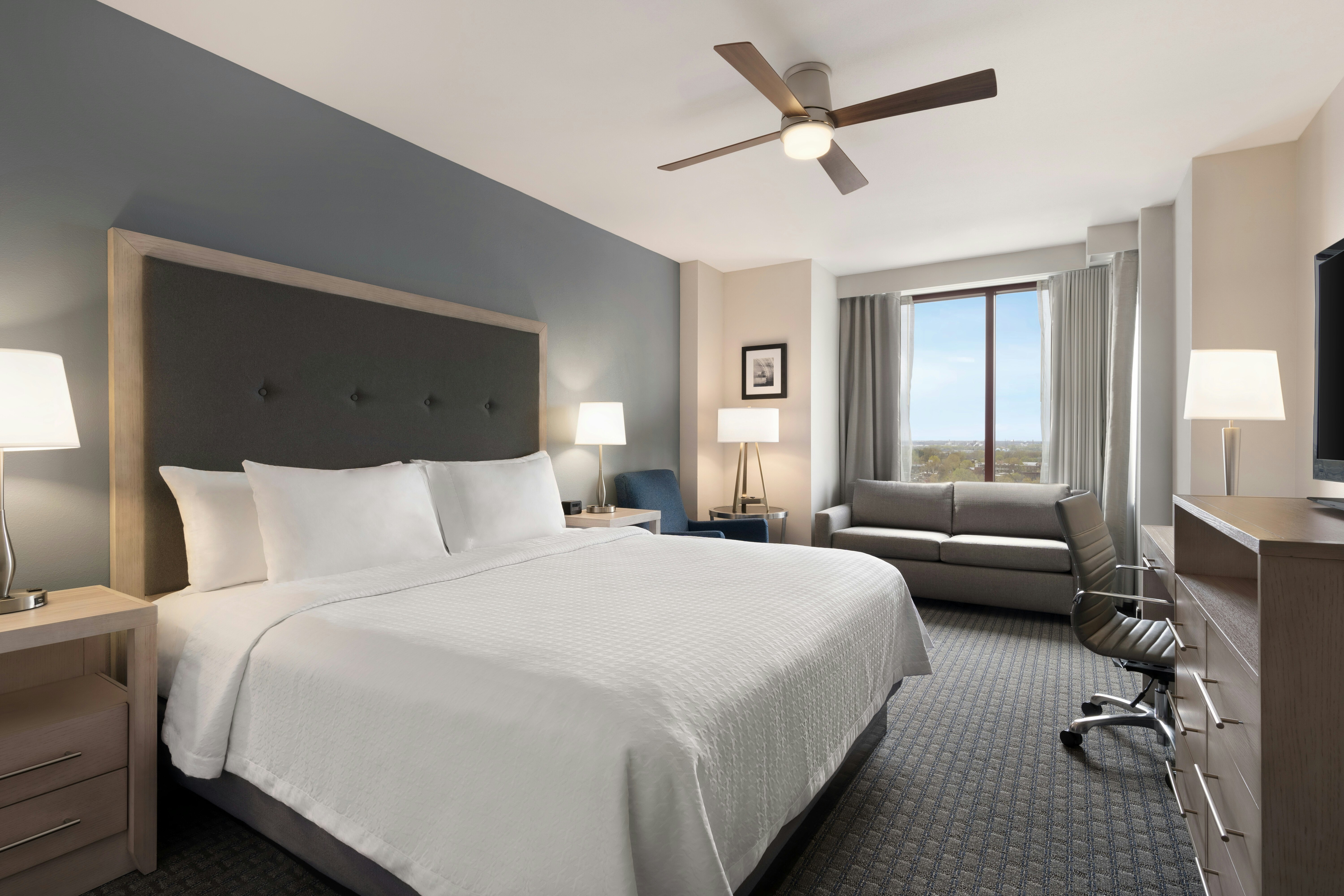 STUDIO, KING BED, ACCESSIBLE