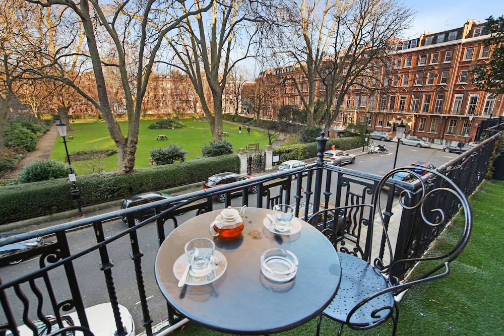 Twenty Nevern Square Hotel 33/49