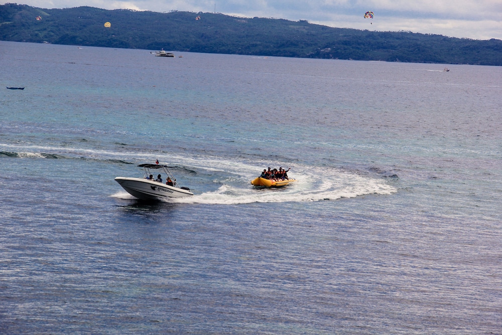 Monaco Suites De Boracay 37/44