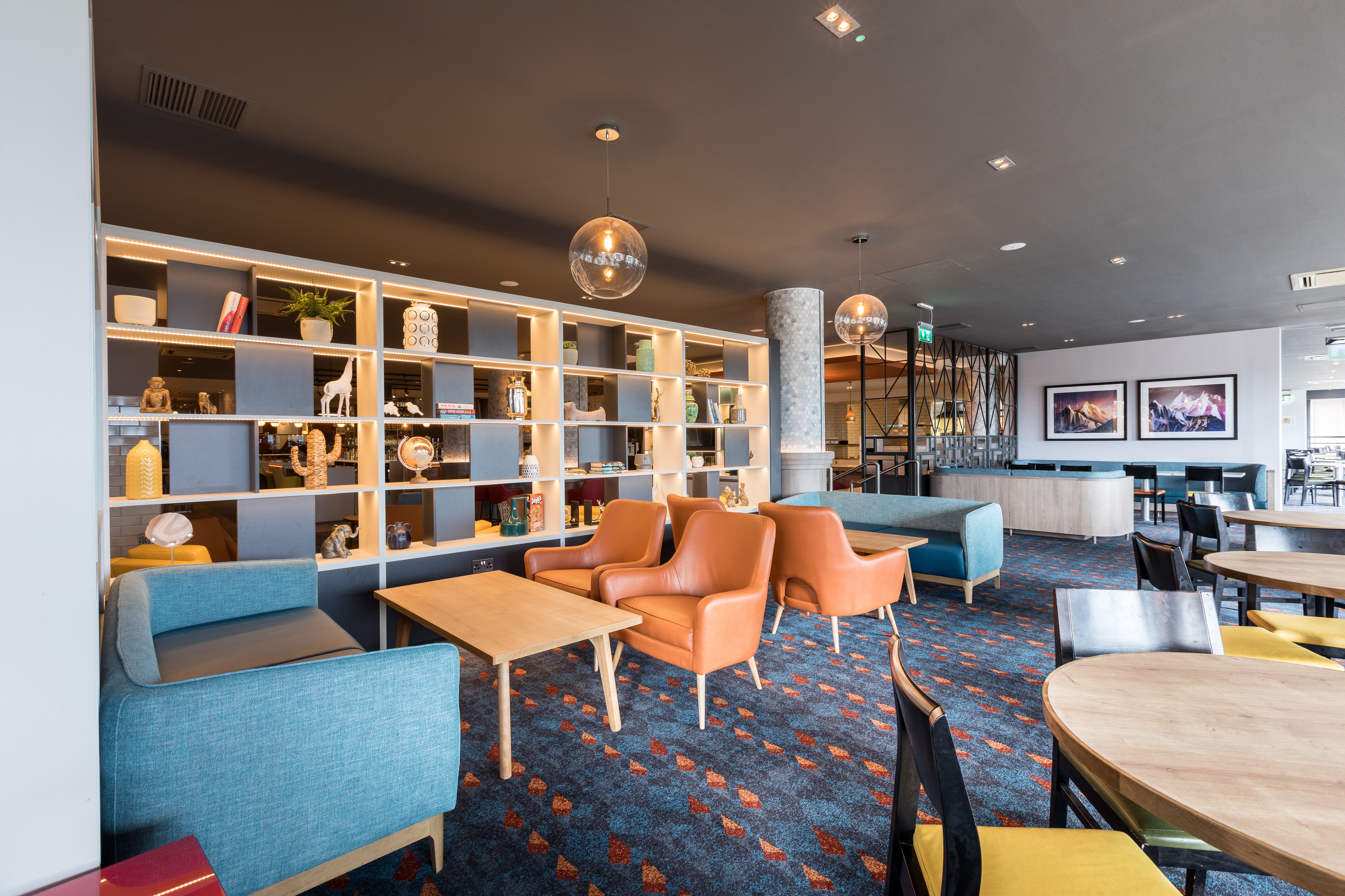 HOLIDAY INN EDINBURGH 54/80