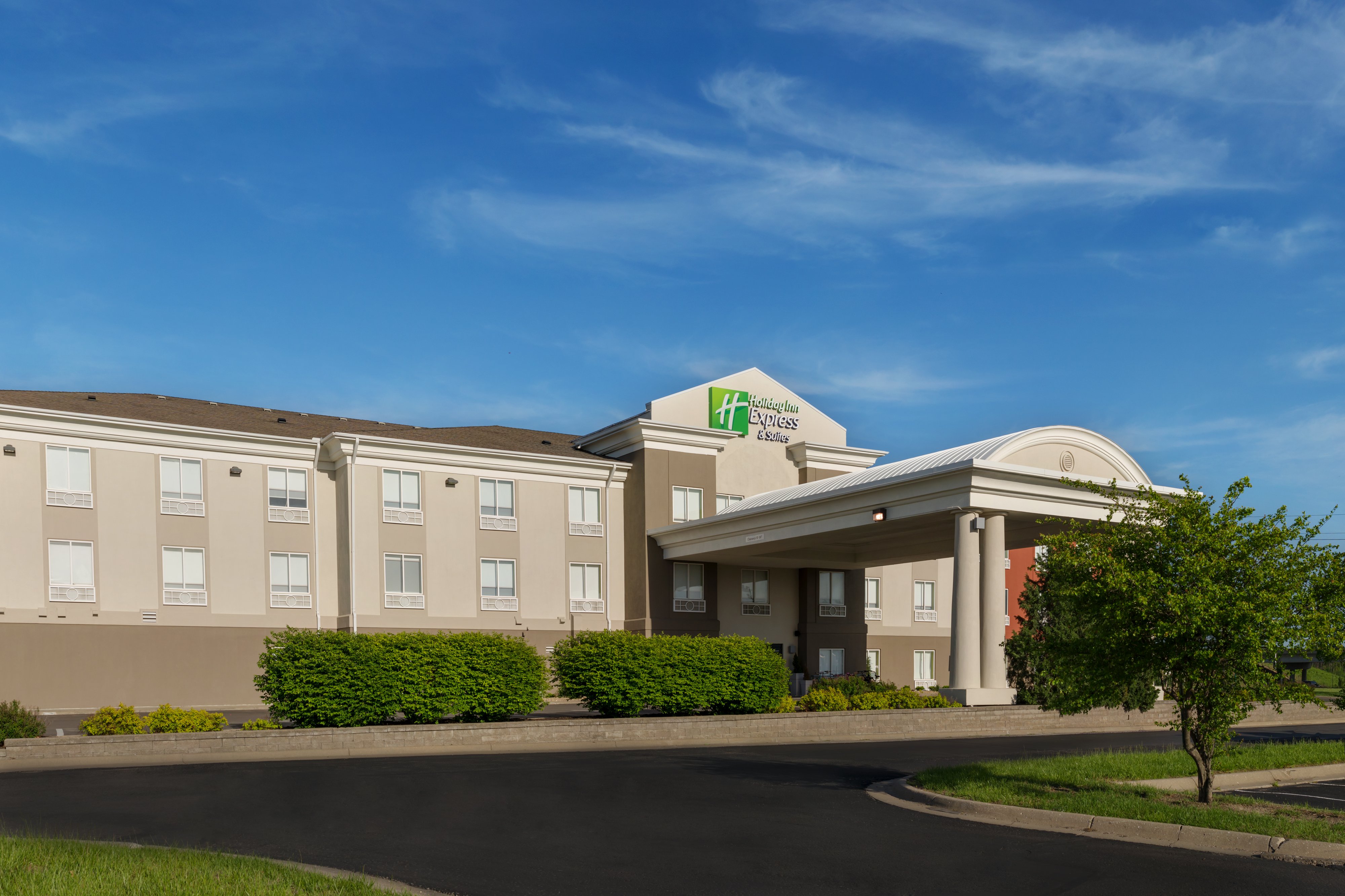 Holiday Inn Express Hotel And Suites Lawrence 3/48