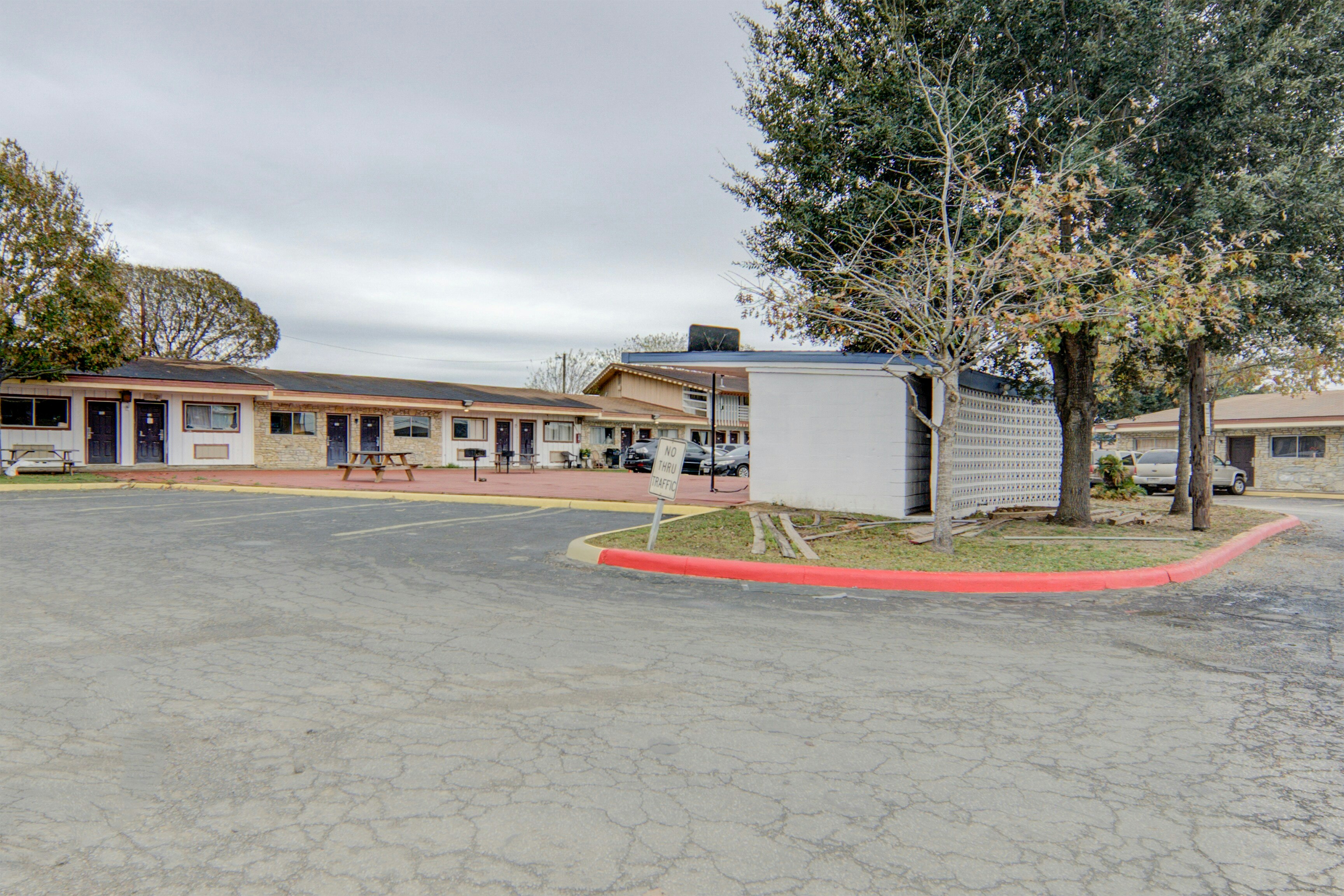 Cannon Inn By Capital O Gonzales Tx 47/62