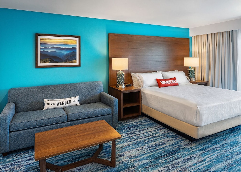 JUNIOR SUITE, KING BED, SOFA, ACCESSIBLE