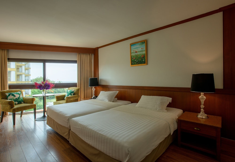 Sailom Hotel 19/65
