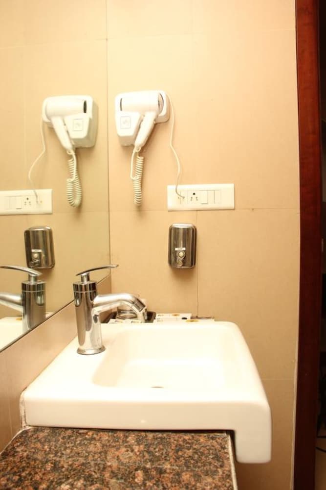 KEYS HOTEL, THE AURES 48/50