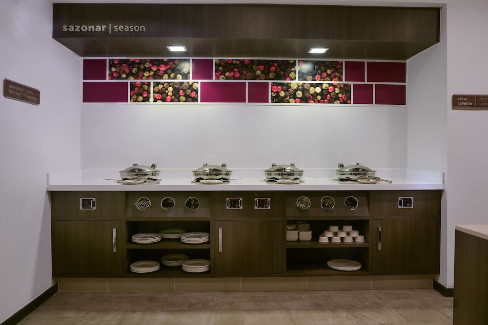 Hampton Inn By Hilton Zacatecas 44/52