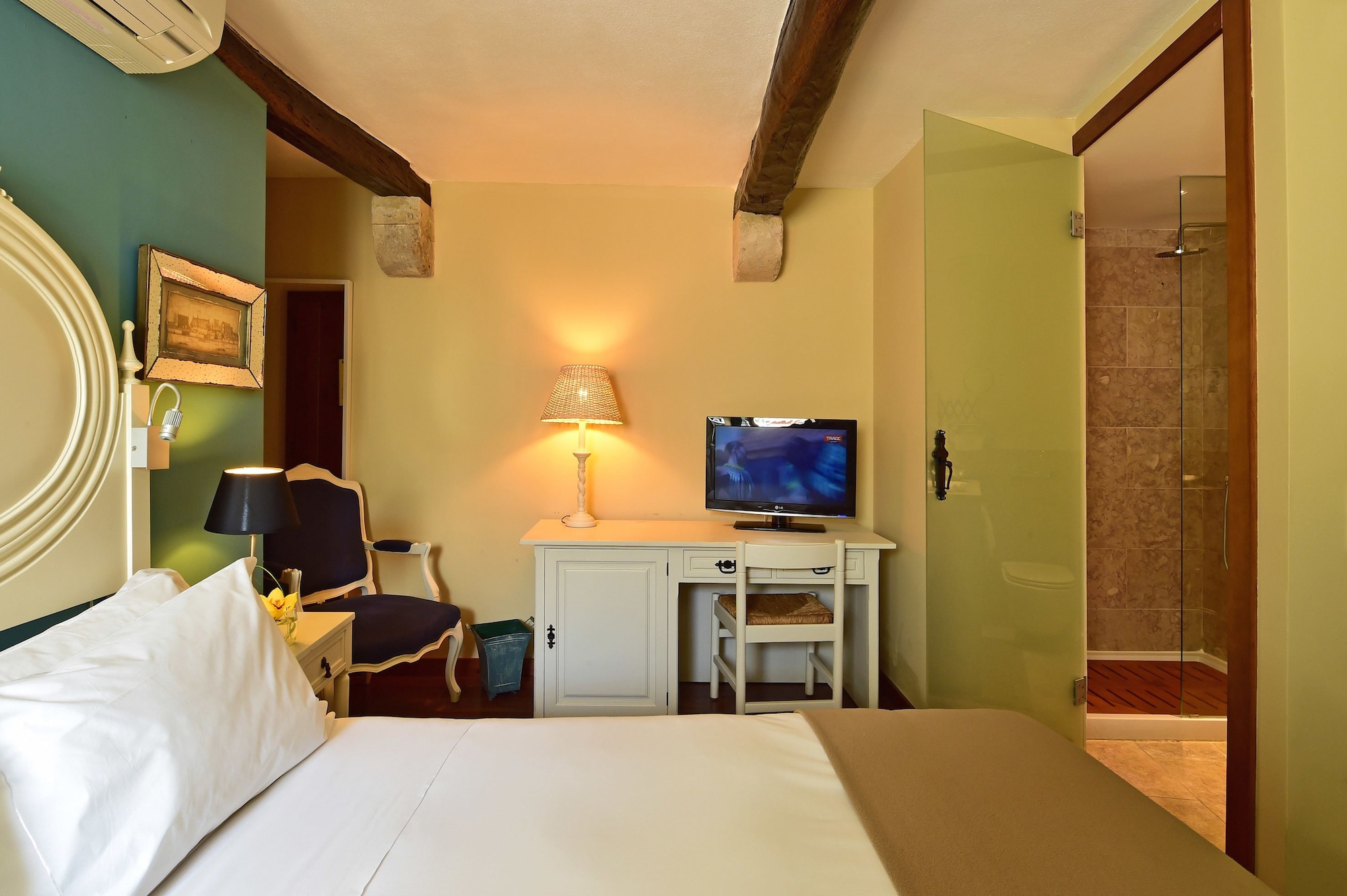 Standard, Double Bed