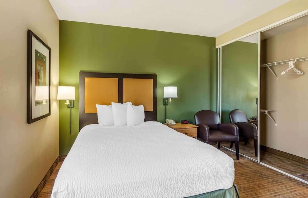 Studio 6 Extended Stay Chicago Vernon Hills Lincolnshire IL 8/58