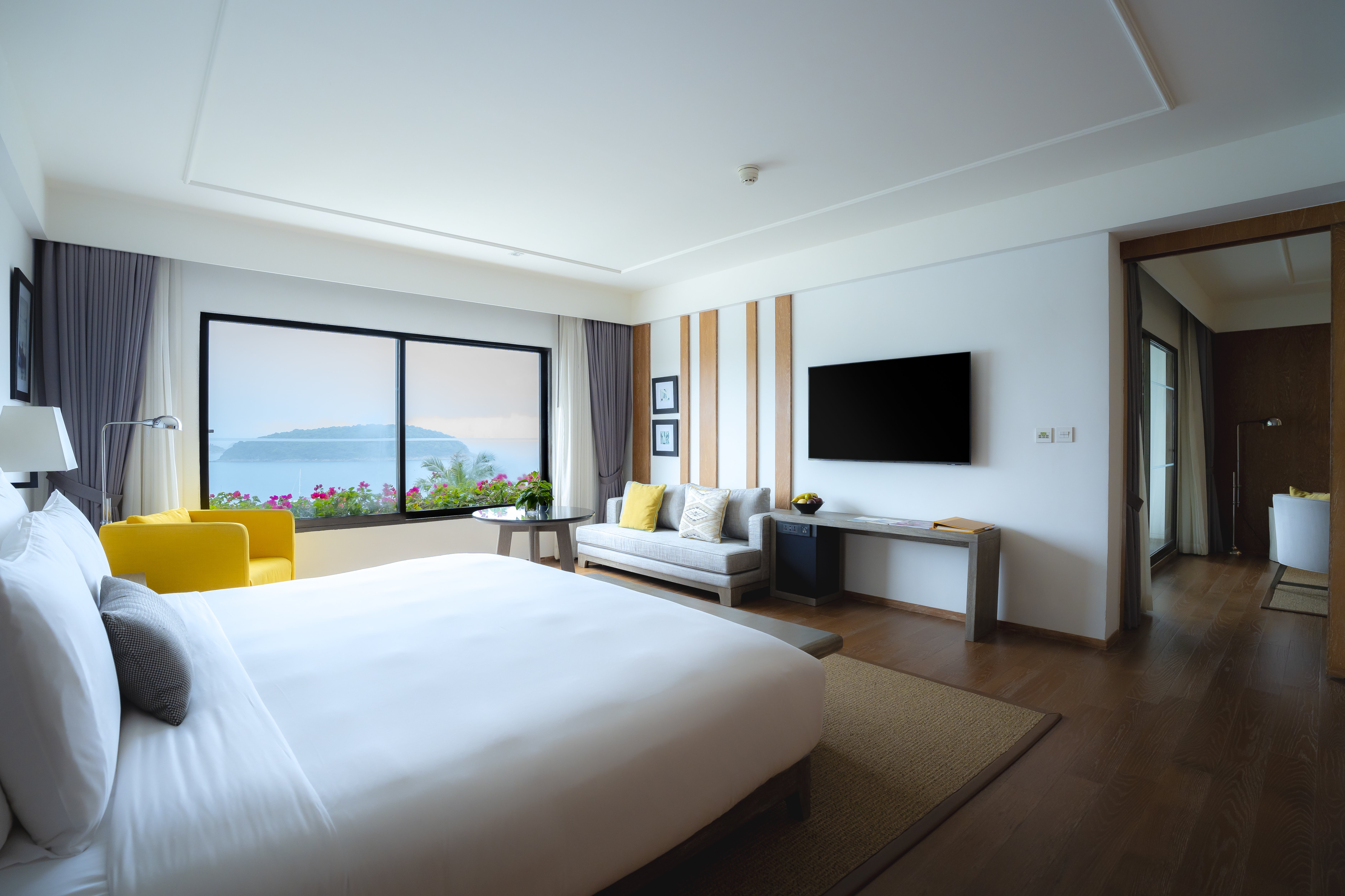 ROYAL, SUITE, OCEAN VIEW