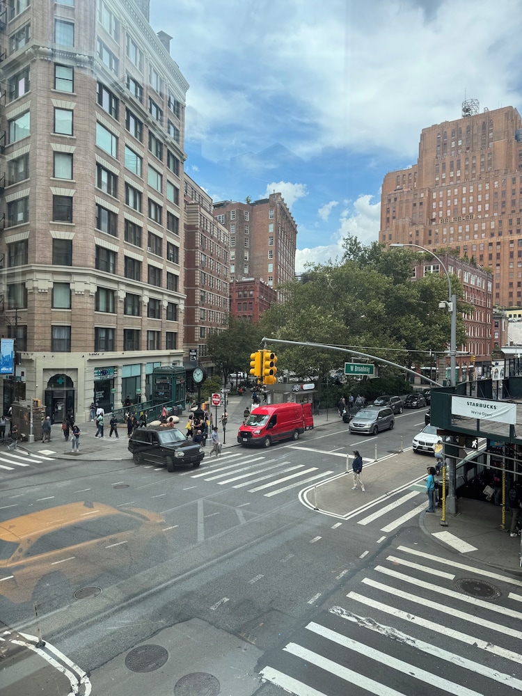 Smyth Tribeca 37/45