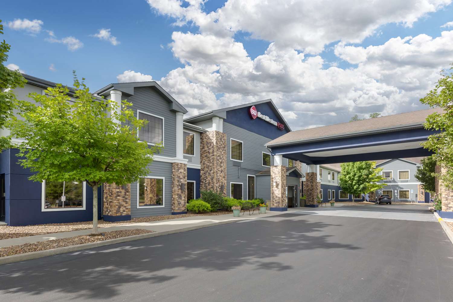Best Western Plus Victor Inn & Suites 35/35