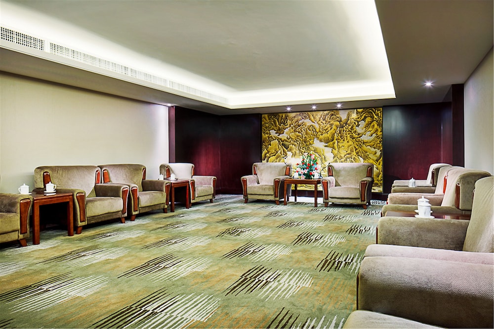 CROWNE PLAZA ZHENGZHOU 23/80