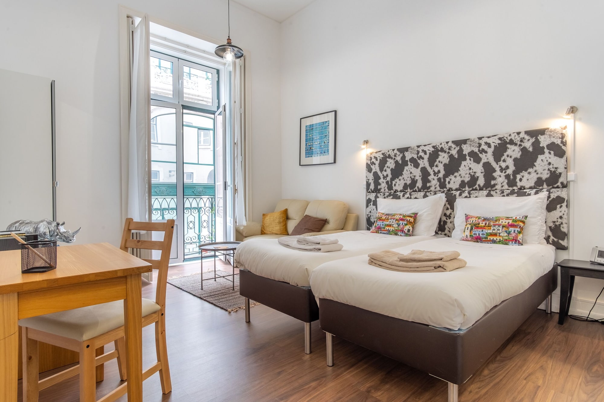 3 BEDROOMS, DESIGN, APARTMENT, CITY VIEW, BALCONY