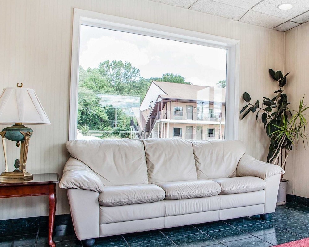 Econo Lodge Douglassville Pottstown 28/33