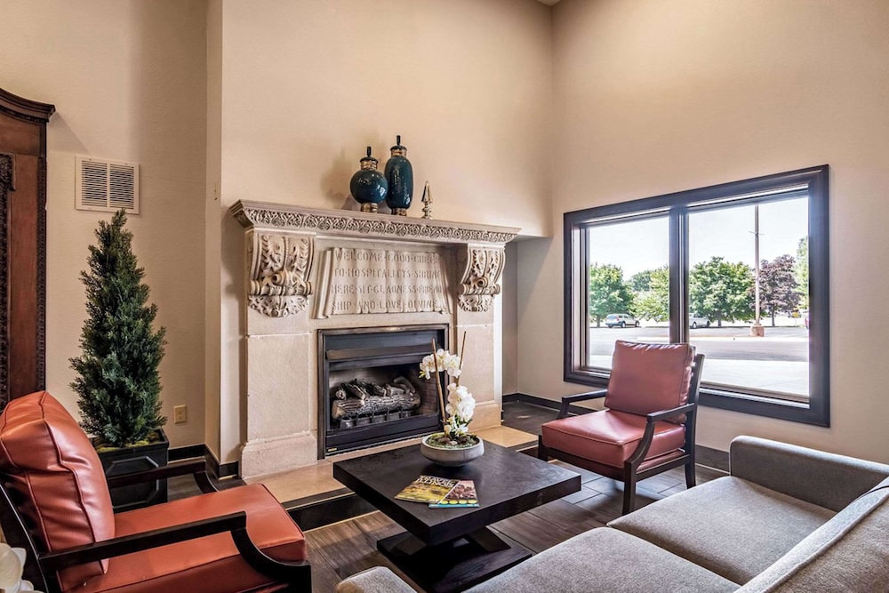 Riverview Inn & Suites, Ascend Hotel Collection 50/72