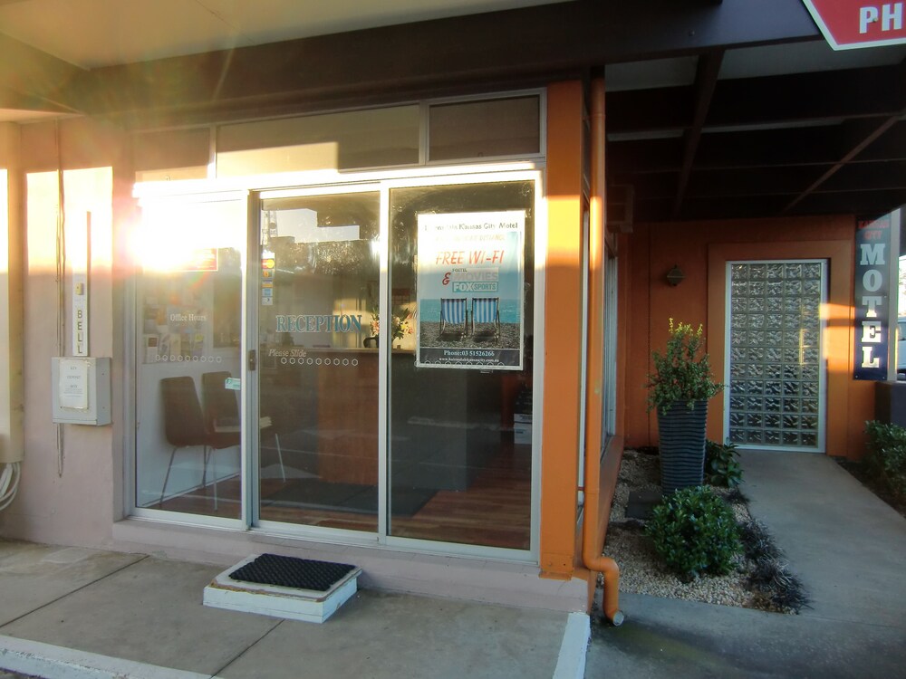 Bairnsdale Kansas City Motel 2/30