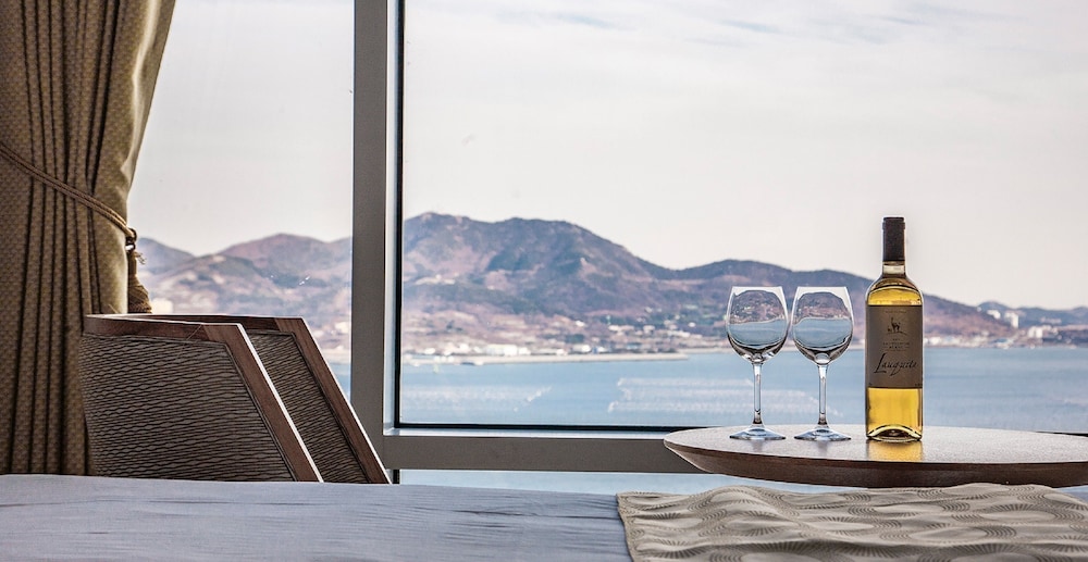 The Ocean Hotel 44/50