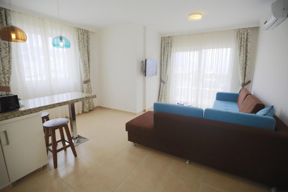 Almera Park Apartments 53/73