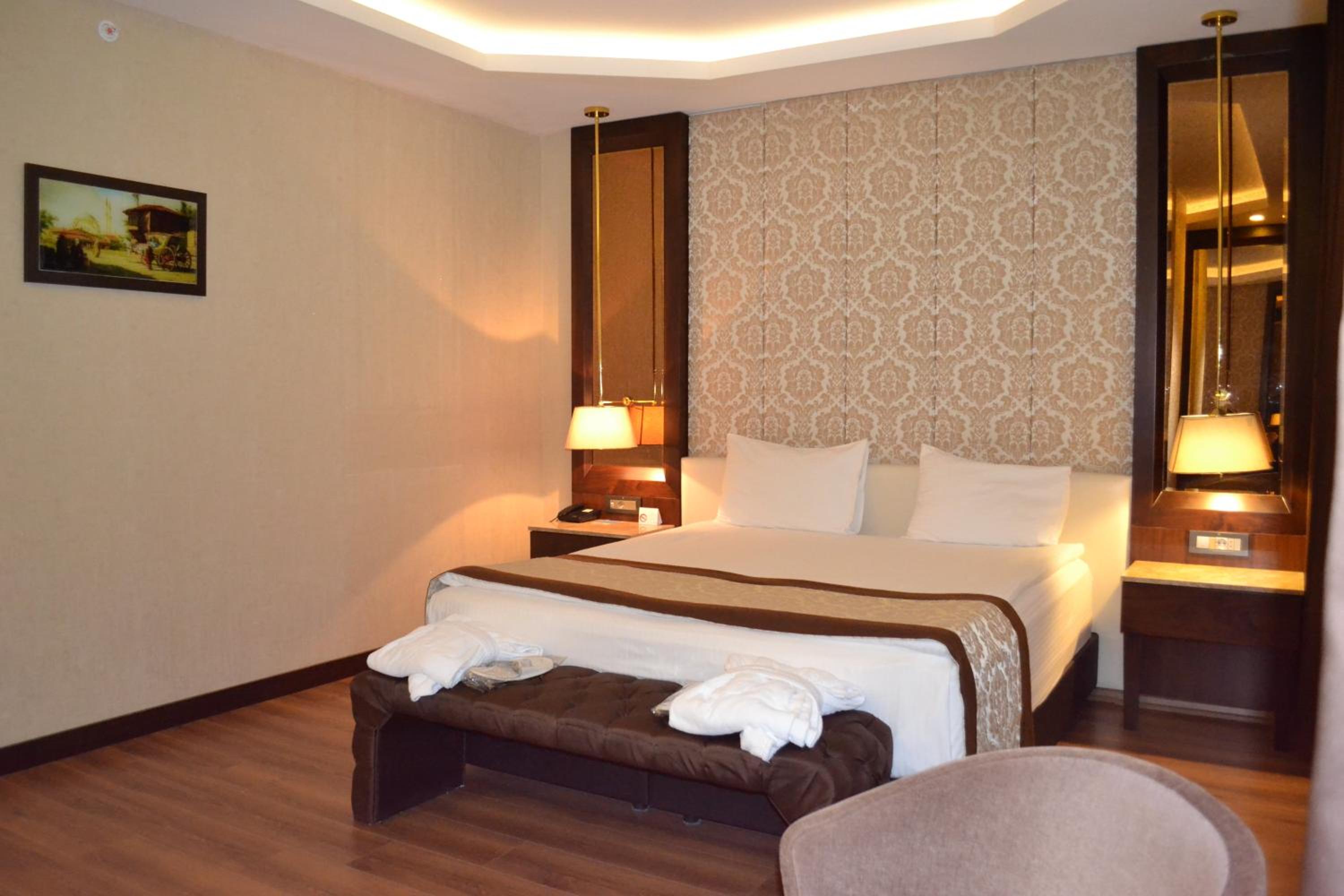 Room, Double Bed, Garden View