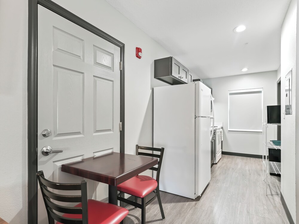 Baymont by Wyndham Ocala Suites 37/60