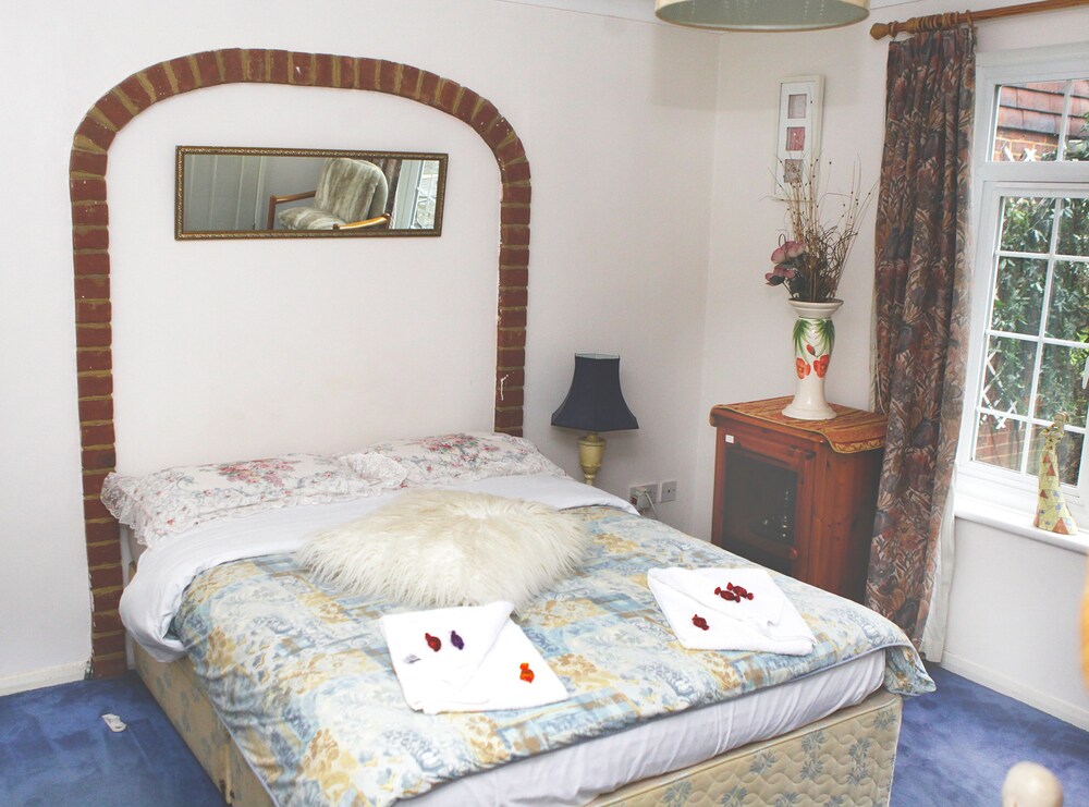 Da Vinci Guest House Gatwick 8/56