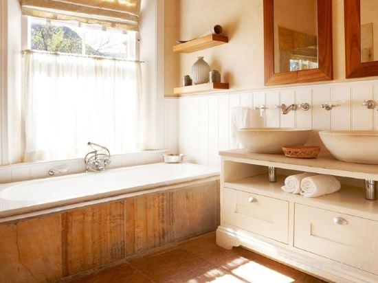Manor, Classic, Suite