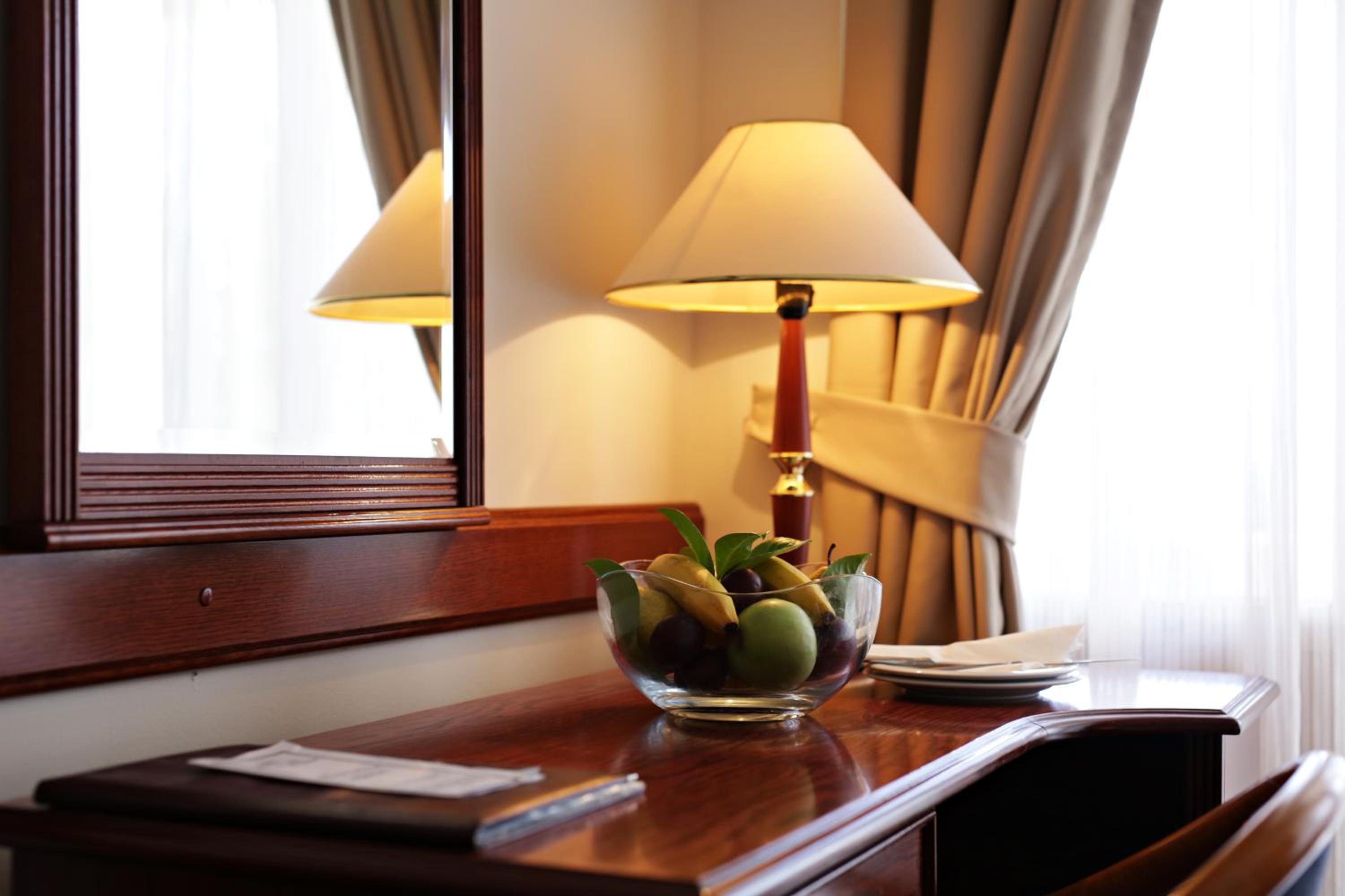 Metropol Hotel 20/54