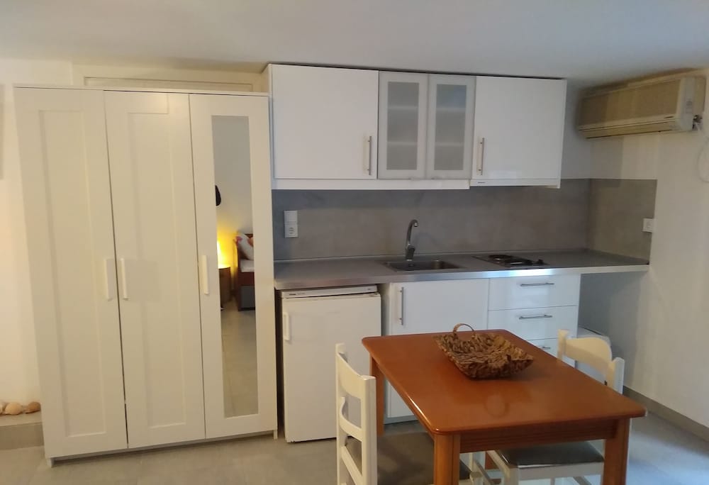 Milos Bay Suites 5/50