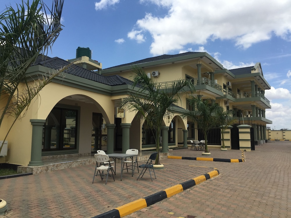 The Prince Charles Hotel 33/37