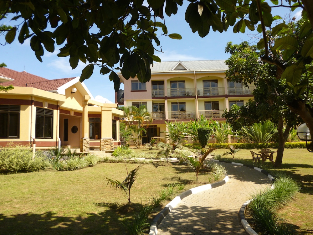 Askay Hotel Suites Entebbe 37/43