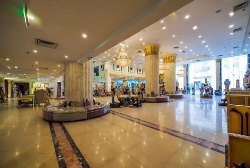 listing card gallery