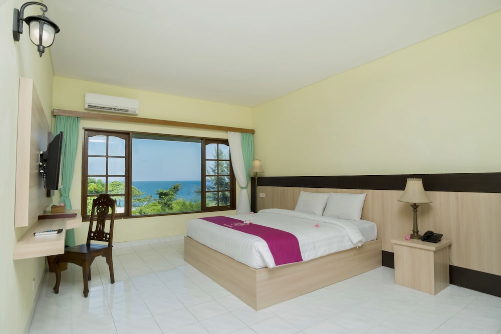 Puri Saron Senggigi Beach Hotel 12/63