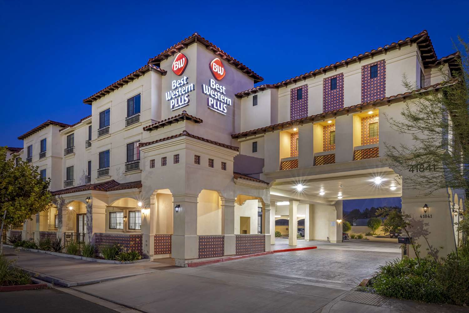 Best Western Plus Temecula Wine Country Hotel & Suites 2/34