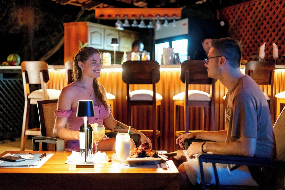 Papagayo Golden Palms Beachfront Hotel 51/65