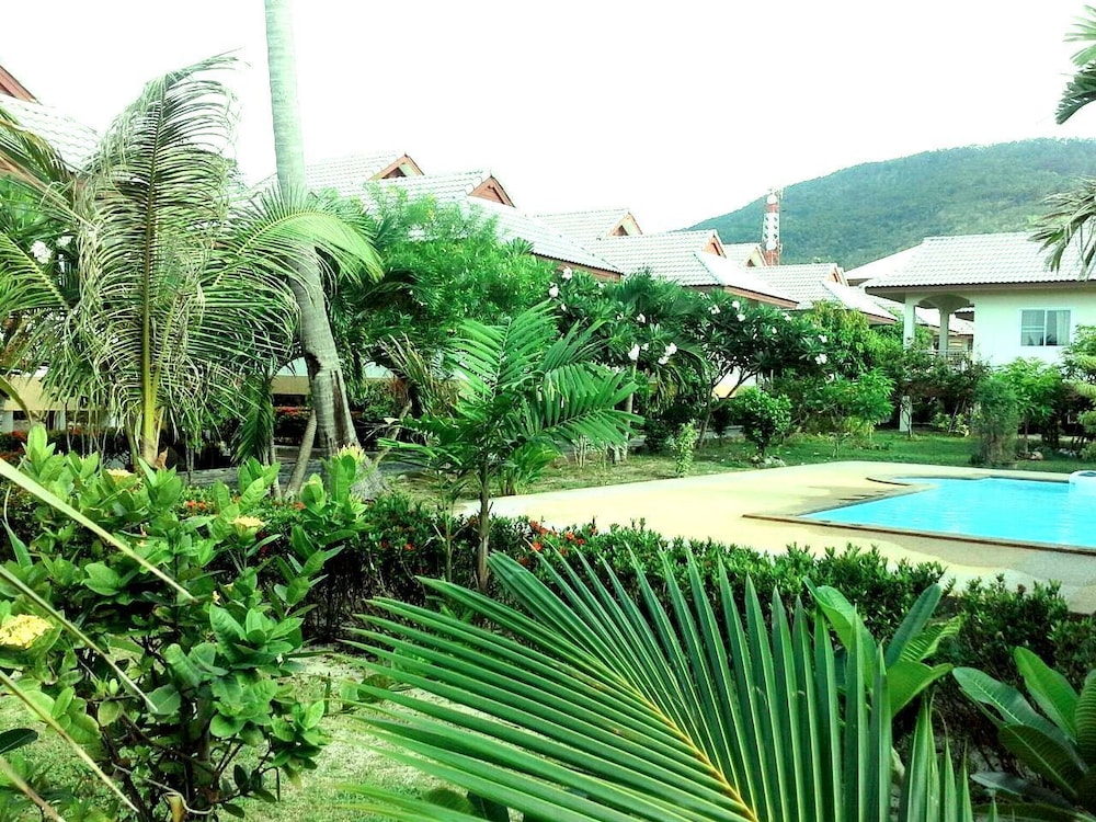 Krisada Beach Resort 49/56