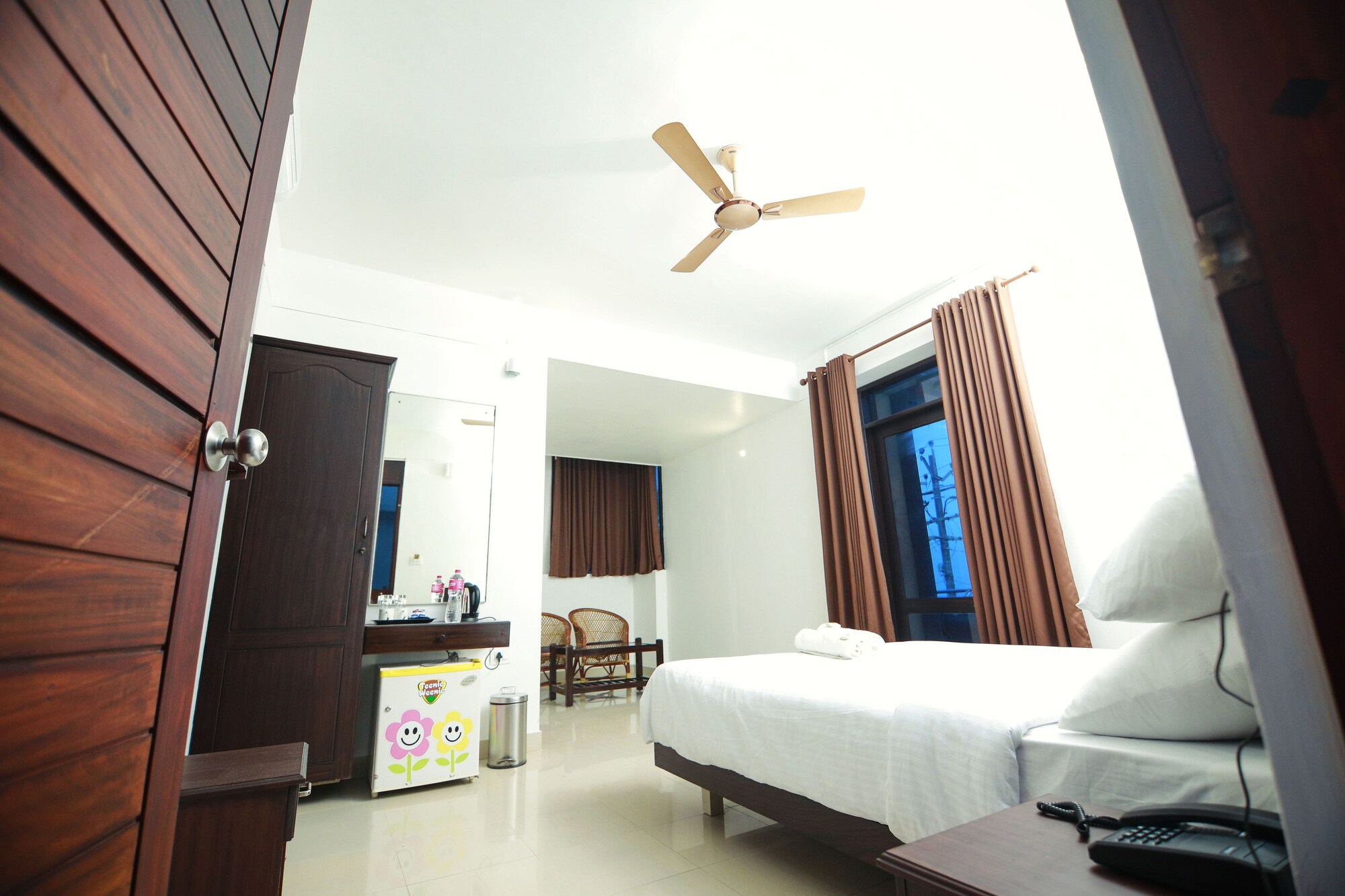 Deluxe, Queen Bed, Resort View